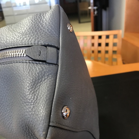 Grey Prada Handbag. Clean and good condition. - Picture 3 of 8
